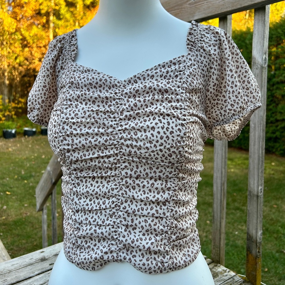 Paper crane⎪Leopard Ruched Crop top - Picture 4 of 7